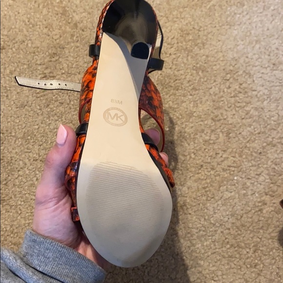 Michael kors heels - Picture 3 of 5